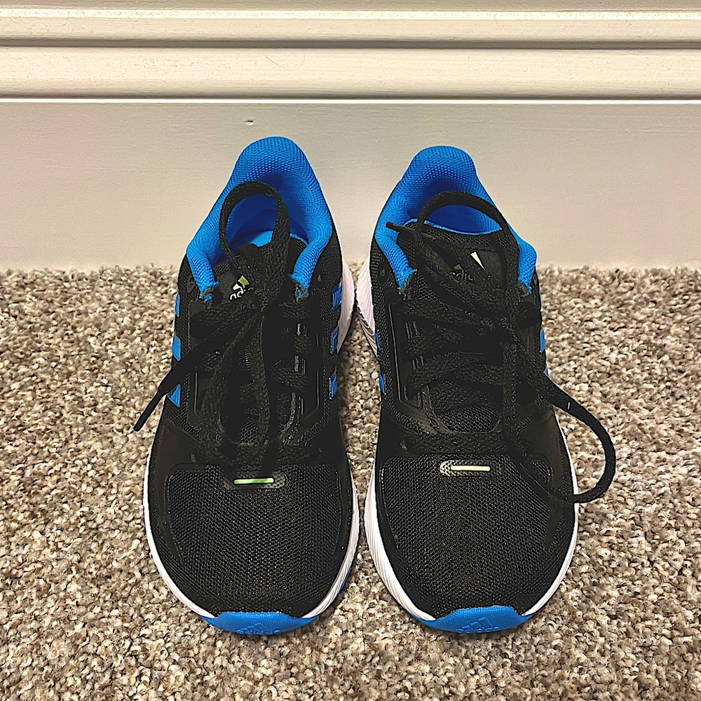 Boys Size 11 Adidas Black and Blue Tennis Shoes / Sneakers. Never worn.